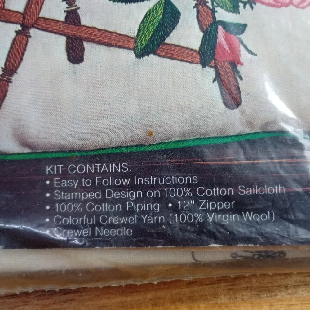 Avon Spinning Wheel Wild Roses‎ Pillow Crewel Embroidery Creative Needlecraft